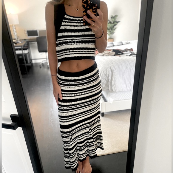 Women’s 2-Piece Skirt Set-*Please Note Separate Sizes* - Picture 3 of 8